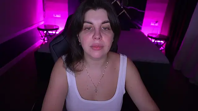 Snapshot of MirandaWong chatting on 11/10/25, 05:39 MirandaWong online show from 11/10/25, 05:39