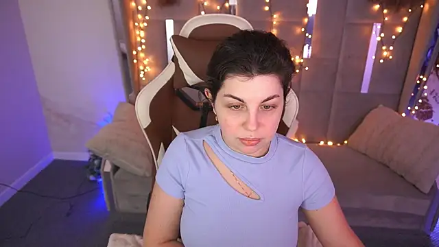 Snapshot of MirandaWong chatting on 02/15/26, 06:54 MirandaWong online show from 02/15/26, 06:54