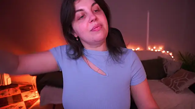 Snapshot of MirandaWong chatting on 03/11/26, 06:30 MirandaWong online show from 03/11/26, 06:30