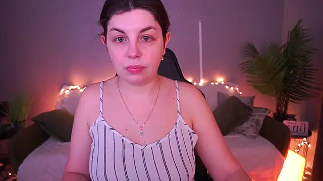 Snapshot of MirandaWong chatting on 03/14/26, 05:35 MirandaWong online show from 03/14/26, 05:35