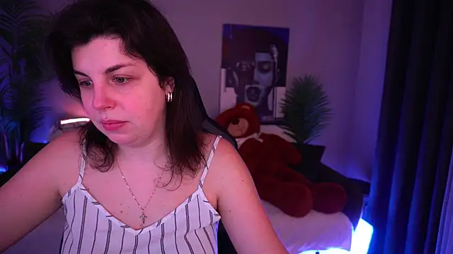 Snapshot of MirandaWong chatting on 04/02/26, 05:16 MirandaWong online show from 04/02/26, 05:16