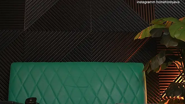 home horny eva online show from 03/19/25, 12:15