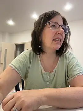 Snapshot of B_Bonya_m chatting on 11/06/25, 04:24 B Bonya m online show from 11/06/25, 04:24