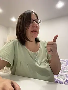 Snapshot of B_Bonya_m chatting on 11/20/25, 04:12 B Bonya m online show from 11/20/25, 04:12