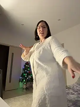 Snapshot of B_Bonya_m chatting on 12/14/25, 04:29 B Bonya m online show from 12/14/25, 04:29