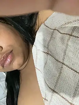 Snapshot of vic_pretynhaa chatting on 12/29/24, 01:17 vic pretynhaa online show from 12/29/24, 01:17