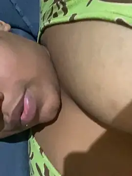 Snapshot of vic_pretynhaa chatting on 01/21/25, 01:32 vic pretynhaa online show from 01/21/25, 01:32