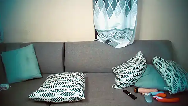 GoldenPussyXOXO online show from 12/18/24, 02:21