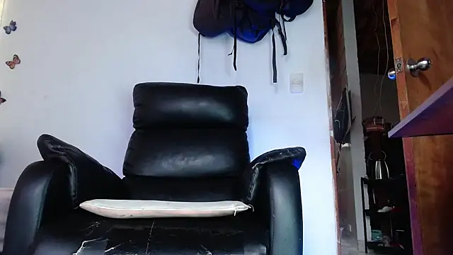 Snapshot of calioppe01 chatting on 01/10/26, 12:40 calioppe01 online show from 01/10/26, 12:40