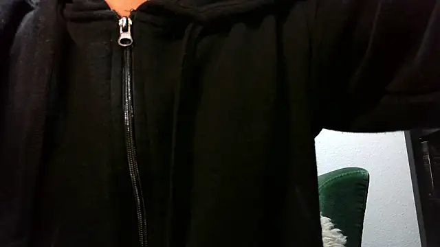 Snapshot of calioppe01 chatting on 02/18/26, 10:33 calioppe01 online show from 02/18/26, 10:33