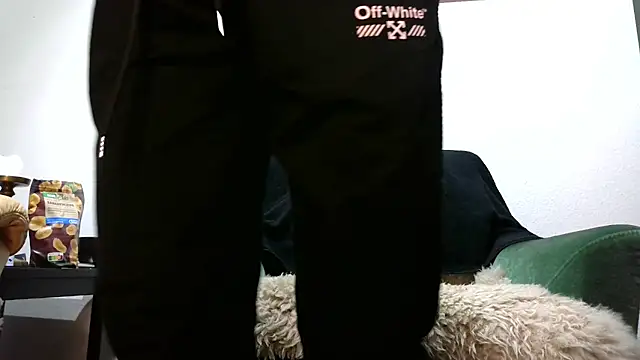 Snapshot of calioppe01 chatting on 02/19/26, 12:23 calioppe01 online show from 02/19/26, 12:23