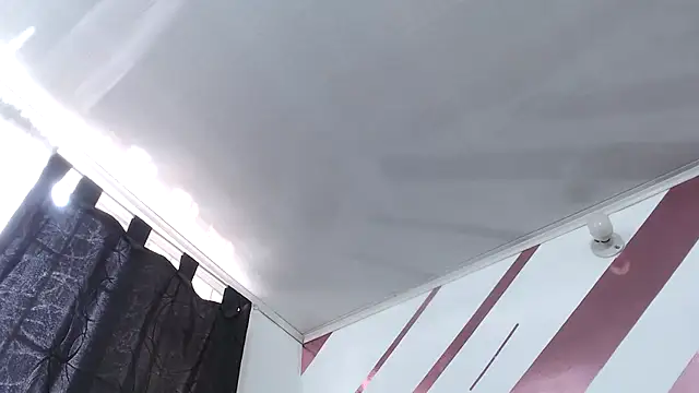 Snapshot of Kitten_Hot_ chatting on 11/15/25, 02:35 Kitten Hot online show from 11/15/25, 02:35