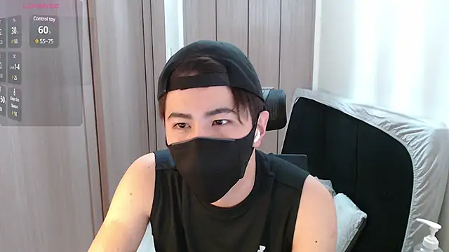 Snapshot of ryota_kkk chatting on 02/10/25, 12:39 ryota kkk online show from 02/10/25, 12:39