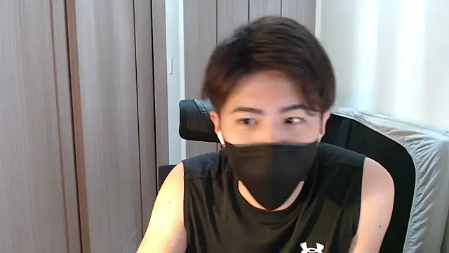 Snapshot of ryota_kkk chatting on 02/18/25, 11:55 ryota kkk online show from 02/18/25, 11:55