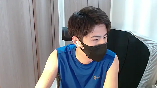 Snapshot of ryota_kkk chatting on 02/19/25, 12:22 ryota kkk online show from 02/19/25, 12:22