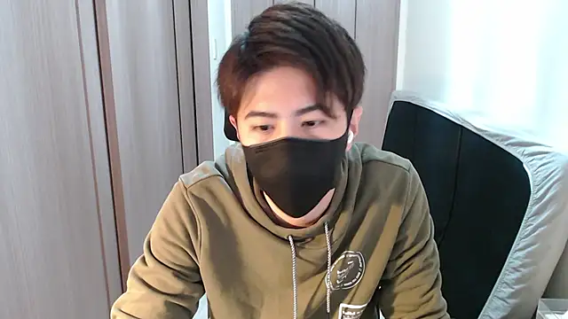 Snapshot of ryota_kkk chatting on 02/20/25, 11:53 ryota kkk online show from 02/20/25, 11:53