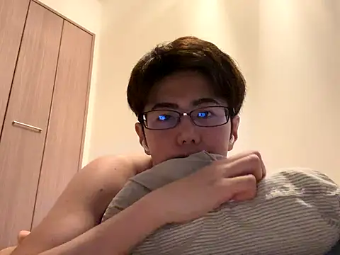 Snapshot of ryota_kkk chatting on 10/16/25, 03:57 ryota kkk online show from 10/16/25, 03:57