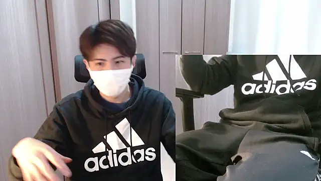 Snapshot of ryota_kkk chatting on 03/09/26, 11:47 ryota kkk online show from 03/09/26, 11:47