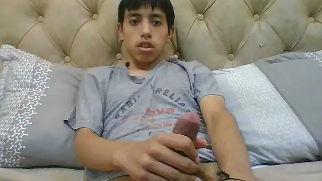 Snapshot of danuel23 chatting on 12/11/24, 08:07 danuel23 online show from 12/11/24, 08:07