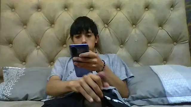 Snapshot of danuel23 chatting on 12/23/24, 03:01 danuel23 online show from 12/23/24, 03:01