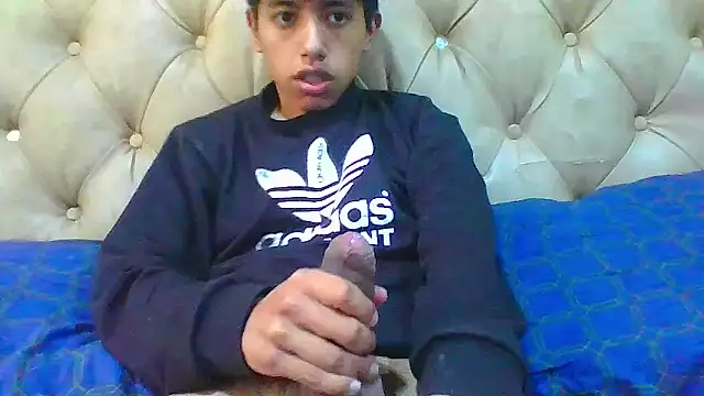 Snapshot of danuel23 chatting on 09/12/25, 04:18 danuel23 online show from 09/12/25, 04:18