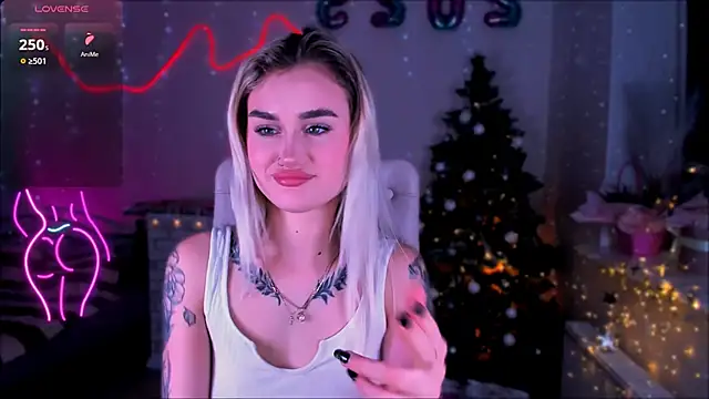 Snapshot of _Ravenaa chatting on 01/10/25, 11:33 Ravenaa online show from 01/10/25, 11:33