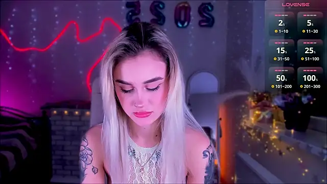 Snapshot of _Ravenaa chatting on 01/24/25, 10:43 Ravenaa online show from 01/24/25, 10:43