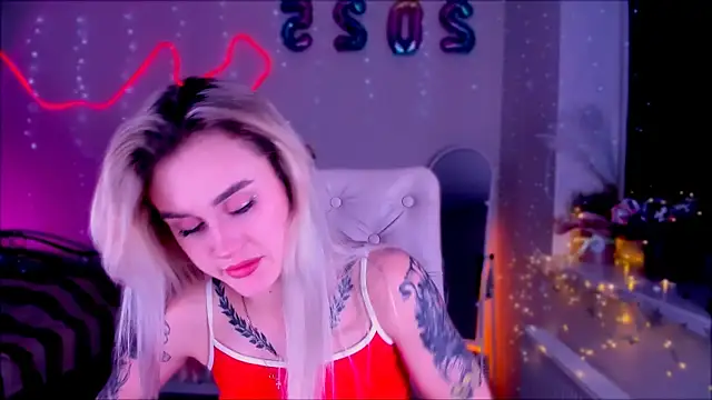 Snapshot of _Ravenaa chatting on 01/29/25, 03:37 Ravenaa online show from 01/29/25, 03:37