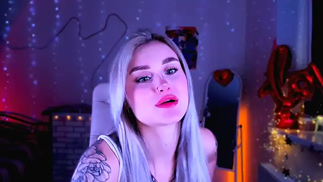 Snapshot of _Ravenaa chatting on 03/05/25, 12:22 Ravenaa online show from 03/05/25, 12:22