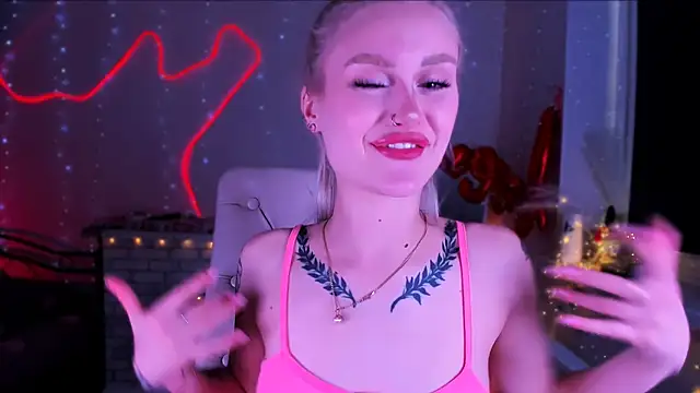 Snapshot of _Ravenaa chatting on 03/20/25, 01:15 Ravenaa online show from 03/20/25, 01:15