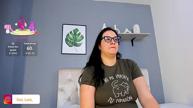 Snapshot of Soe_Lara chatting on 10/18/25, 11:00 Soe Lara online show from 10/18/25, 11:00