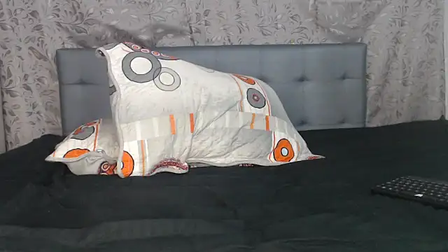 Snapshot of Soe_Lara chatting on 05/06/26, 01:27 Soe Lara online show from 05/06/26, 01:27