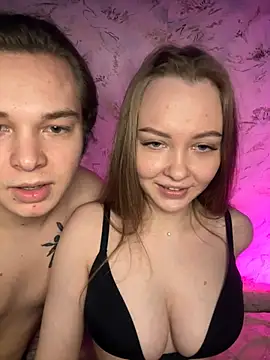 Snapshot of Family-Mm1 chatting on 03/03/26, 10:10 Family-Mm1 online show from 03/03/26, 10:10