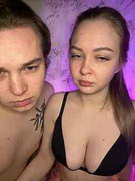 Snapshot of Family-Mm1 chatting on 03/04/26, 04:02 Family-Mm1 online show from 03/04/26, 04:02