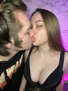 Snapshot of Family-Mm1 chatting on 03/12/26, 09:59 Family-Mm1 online show from 03/12/26, 09:59