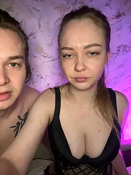 Snapshot of Family-Mm1 chatting on 03/13/26, 06:20 Family-Mm1 online show from 03/13/26, 06:20