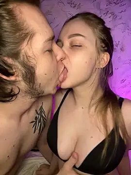 Snapshot of Family-Mm1 chatting on 03/26/26, 05:18 Family-Mm1 online show from 03/26/26, 05:18