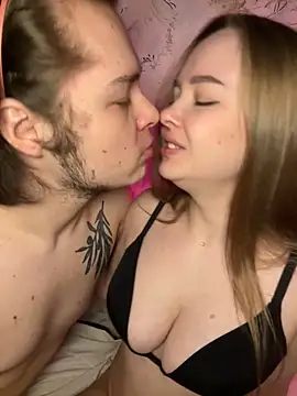 Snapshot of Family-Mm1 chatting on 03/27/26, 07:14 Family-Mm1 online show from 03/27/26, 07:14