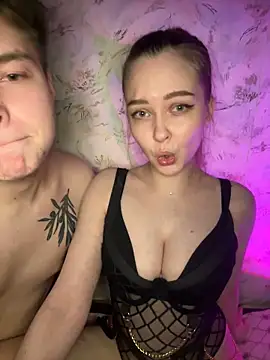 Snapshot of Family-Mm1 chatting on 04/06/26, 04:52 Family-Mm1 online show from 04/06/26, 04:52