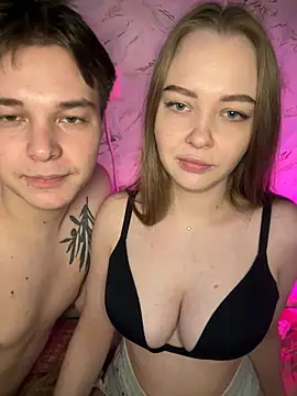 Snapshot of Family-Mm1 chatting on 04/13/26, 07:58 Family-Mm1 online show from 04/13/26, 07:58