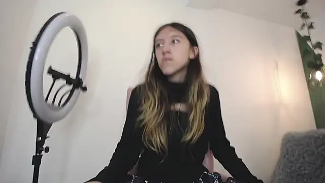 BRIAR AND BLAIR online show from 03/20/25, 01:59