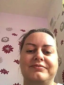 Snapshot of Meliss_Official9 chatting on 12/15/25, 02:10 Meliss Official9 online show from 12/15/25, 02:10