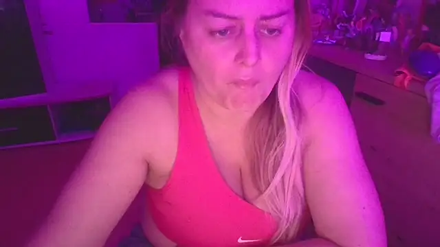 Snapshot of Meliss_Official9 chatting on 12/20/25, 08:49 Meliss Official9 online show from 12/20/25, 08:49