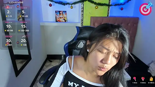 Snapshot of Catalehia_Milk chatting on 12/17/25, 07:31 Catalehia Milk online show from 12/17/25, 07:31