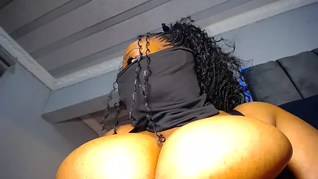 Snapshot of XPanther_24 chatting on 02/22/26, 06:02 XPanther 24 online show from 02/22/26, 06:02