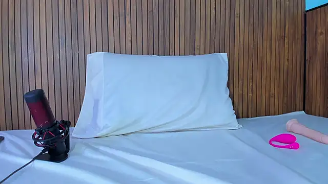 curvy rousi online show from 02/21/25, 05:42