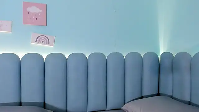 curvy rousi online show from 10/23/25, 11:42