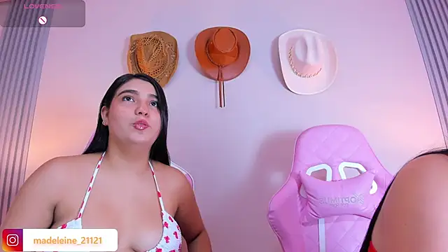 Snapshot of madeleine2112 chatting on 02/01/25, 11:06 madeleine2112 online show from 02/01/25, 11:06