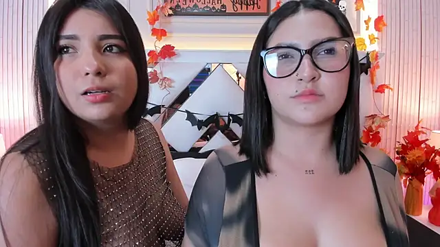 Snapshot of madeleine2112 chatting on 10/23/25, 04:34 madeleine2112 online show from 10/23/25, 04:34