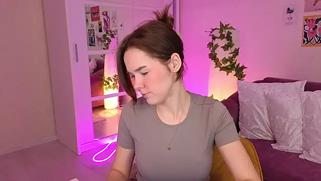 LindaRobertz online show from 03/22/25, 06:11